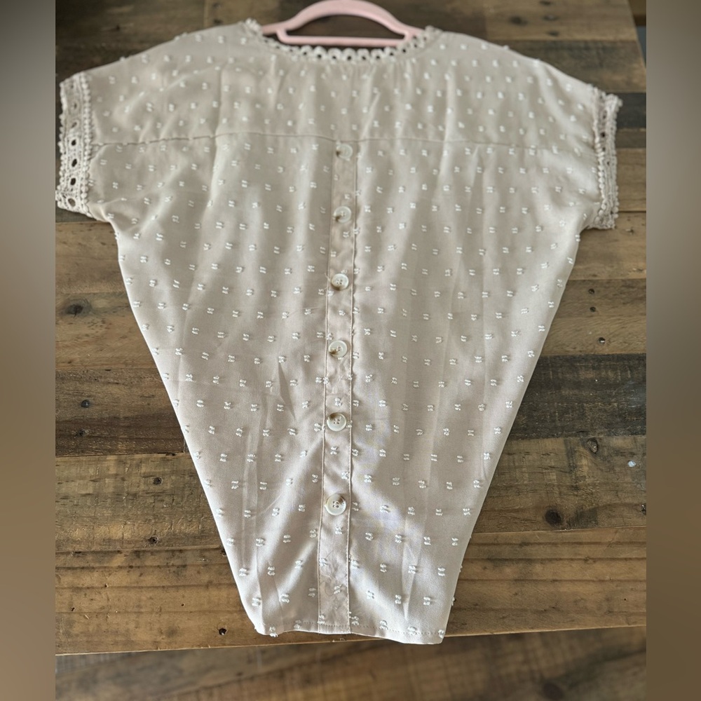 Textured Neutral blush Cap sleeve blouse with faux buttons on back for detail - Picture 2 of 2